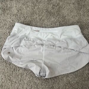 Lululemon White 2.5 Low Rise Speed Ups